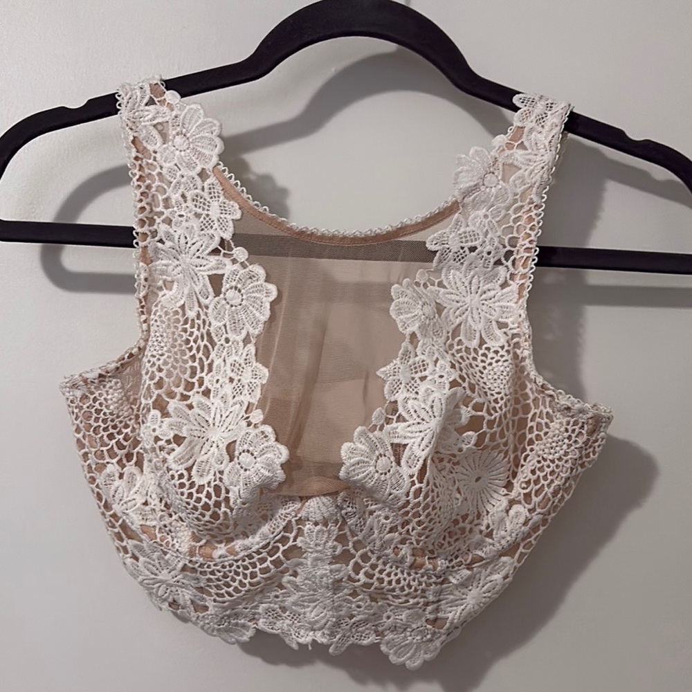 VS Elegant Lace Crop Bra